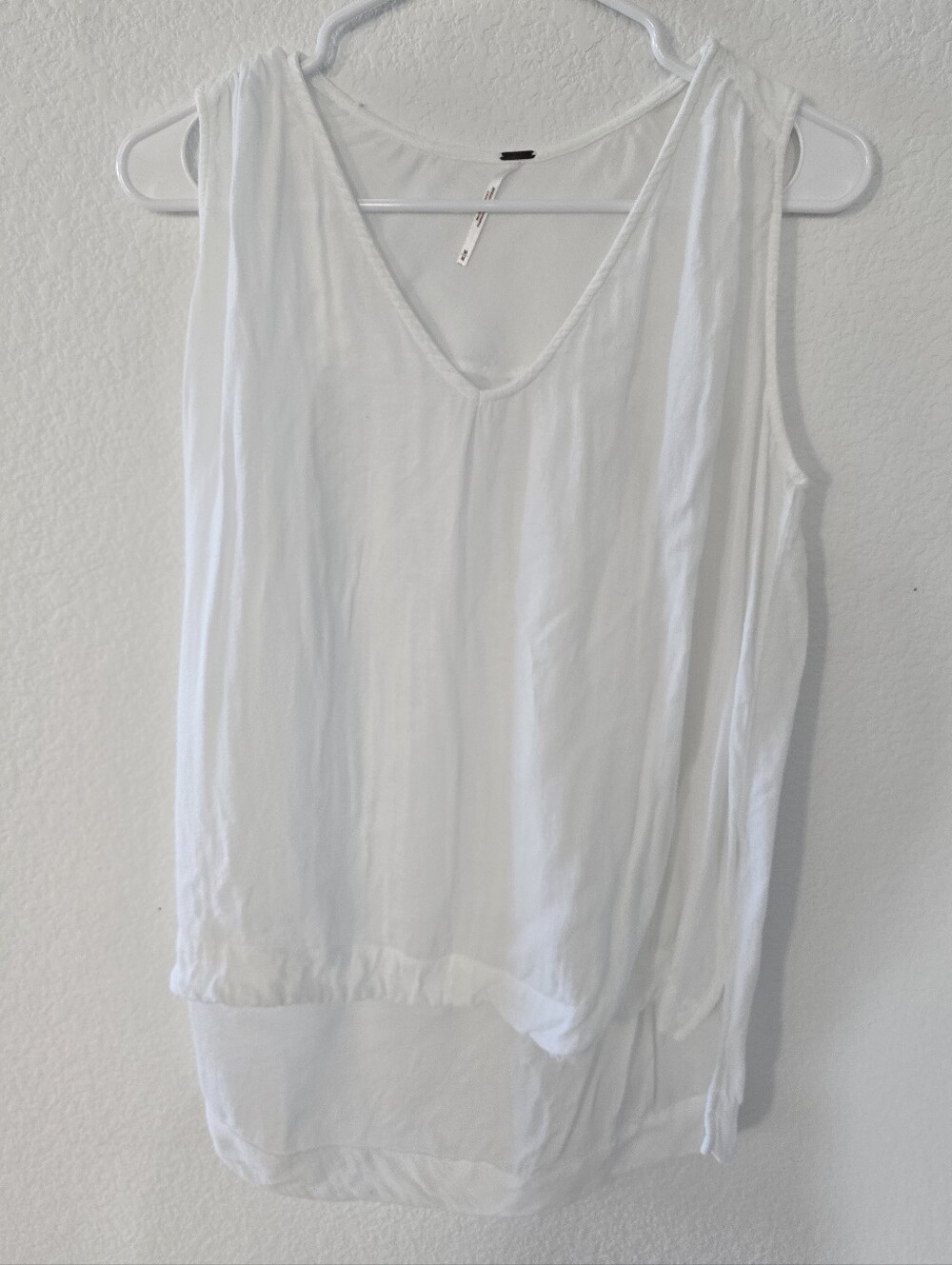 Free People Women’s White V-Neck Sleeveless Top